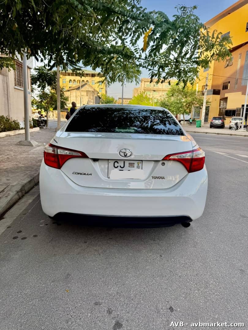 TOYOTA COROLA DE l' ANNÉ2015  Boîte automatique